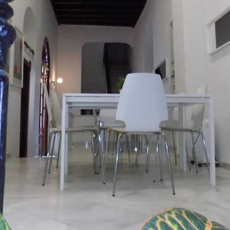 세비야 Residencia Viriato 호스텔 외부 사진