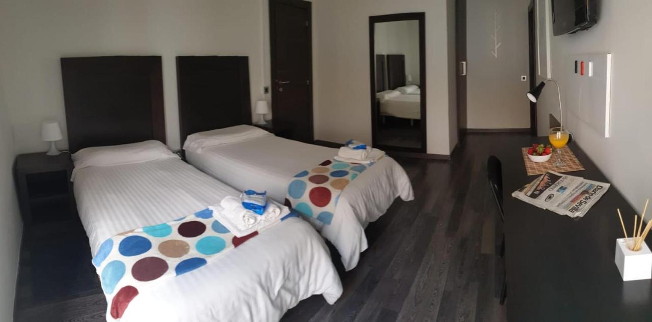 세비야 Residencia Viriato 호스텔 외부 사진